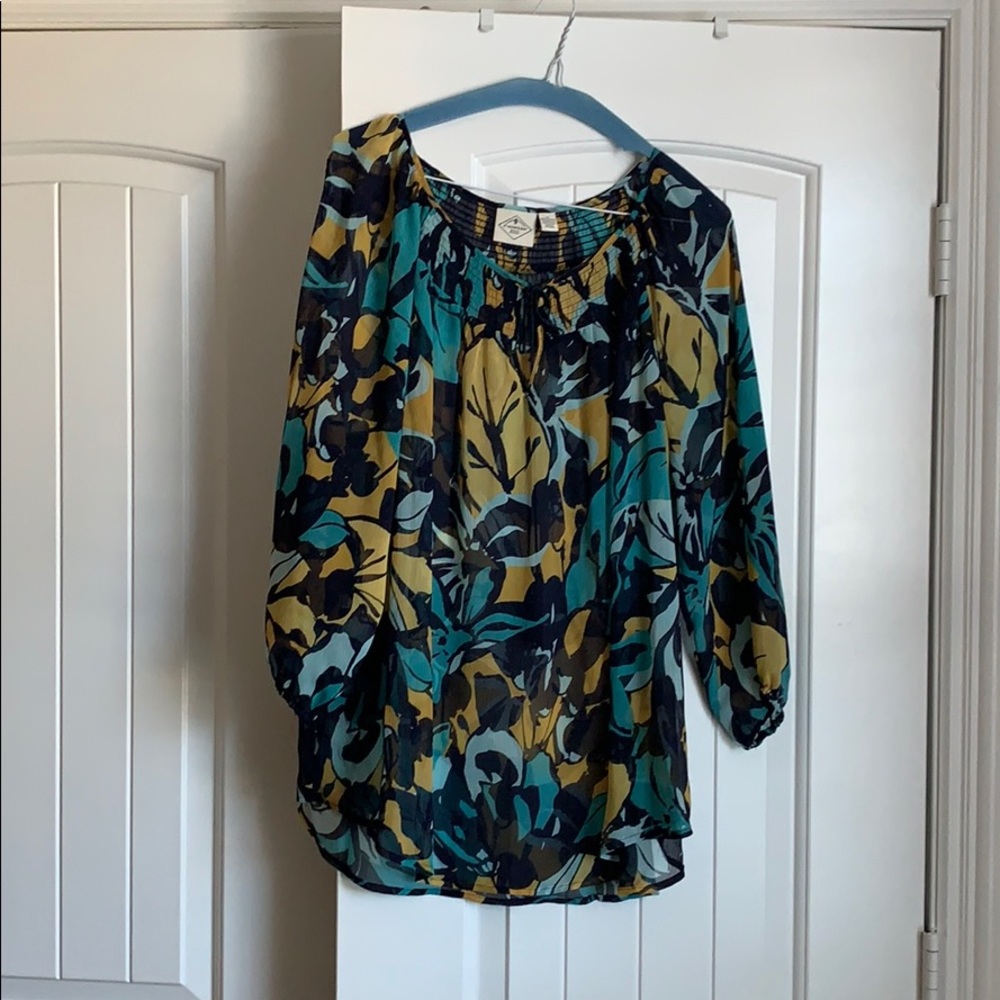 Women’s shirt